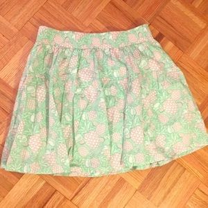 Vineyard Vines lt green + pink pineapple skirt! EUC with lining!